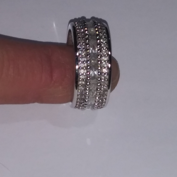 Ring - Picture 2 of 3